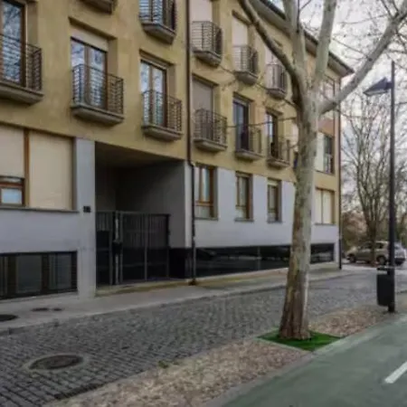 San Nicolas -parking Gratis * Саламанка
